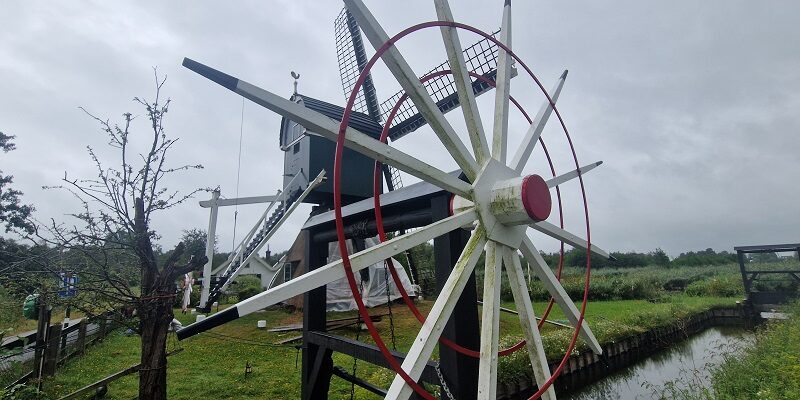 Wandeling over Trage Tocht Westbroek bij molen de Trouwe Wachter